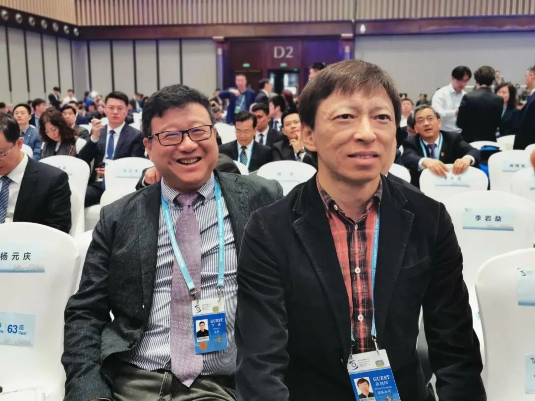 大佬们该退的退、该藏的藏，只有李国庆才是真正的喜剧之王