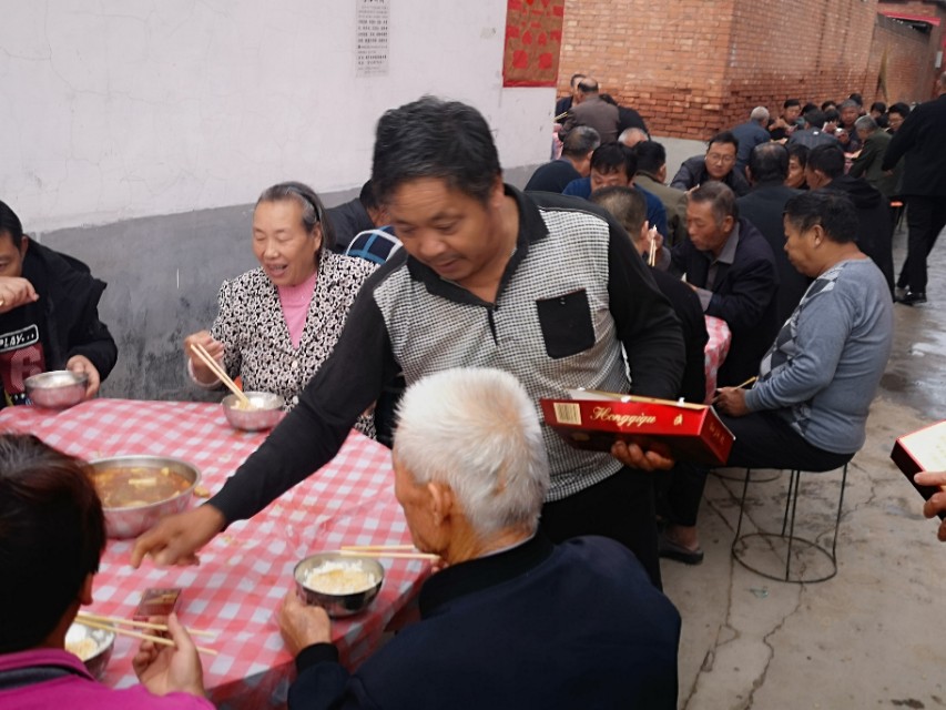 4块一包的红旗渠烟,红旗渠雪茄烟多少钱一包