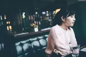 16岁高中情侣开房告诉我们:女儿需要底线教育,儿子需要阳光教育