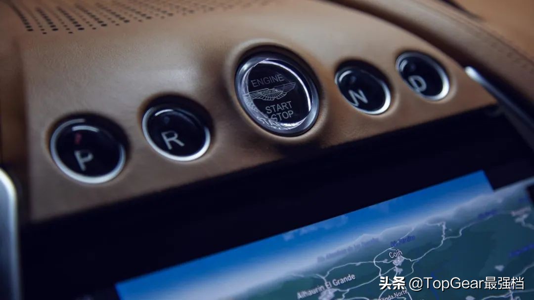 阿斯顿马丁dbx为什么贵,阿斯顿马丁dbx对宾利添越提速对比