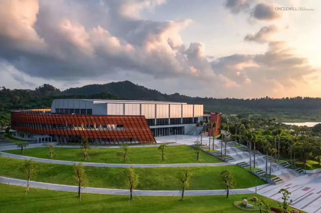 潮平两岸阔风正一帆悬异曲同工,潮平两岸阔风正一帆悬中文