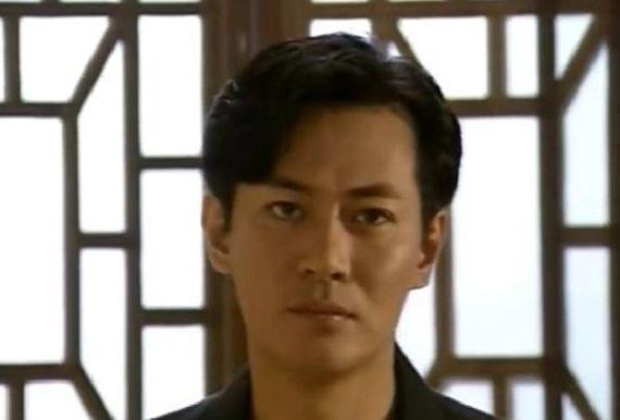 从刘德华接班人沦落到卖保险，58岁的江华如今怎样了