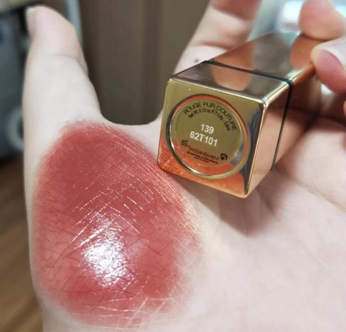 想买奶茶色口红，哪些便宜又好看？进来抄宋妍霏的作业