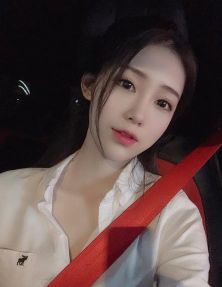 *牙虎**绝地求生一姐小熊身价曝光能买的起这些东西的绝对是土豪！