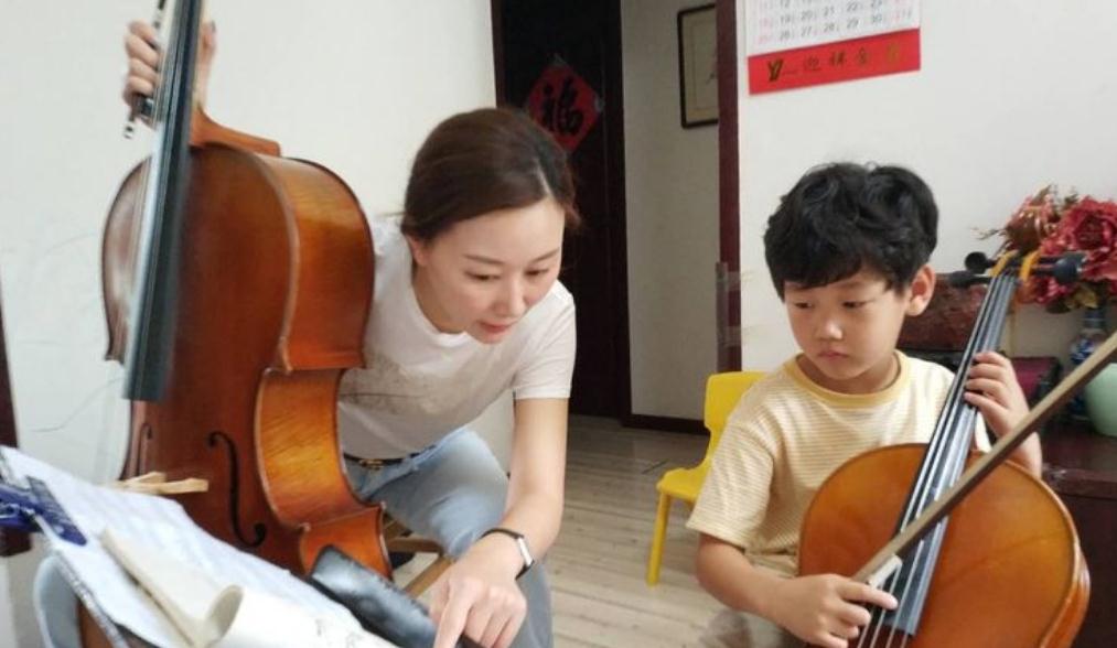 孩子上兴趣班学钢琴怎么样,孩子课外兴趣班太多有哪些坏处