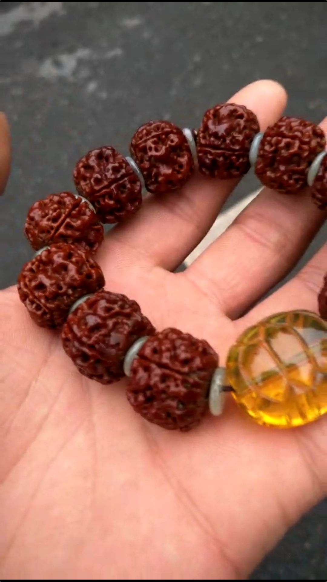 什么品种的核桃玉化包浆更快,文玩核桃盘多久才会玉化