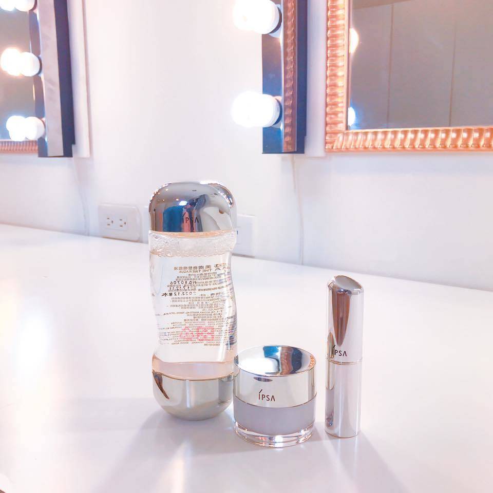 干燥肌肤该如何正确的补水保湿,修护干燥敏感肌肤的产品