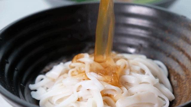 正宗嗦粉教程,怎么一元点螺蛳粉外卖