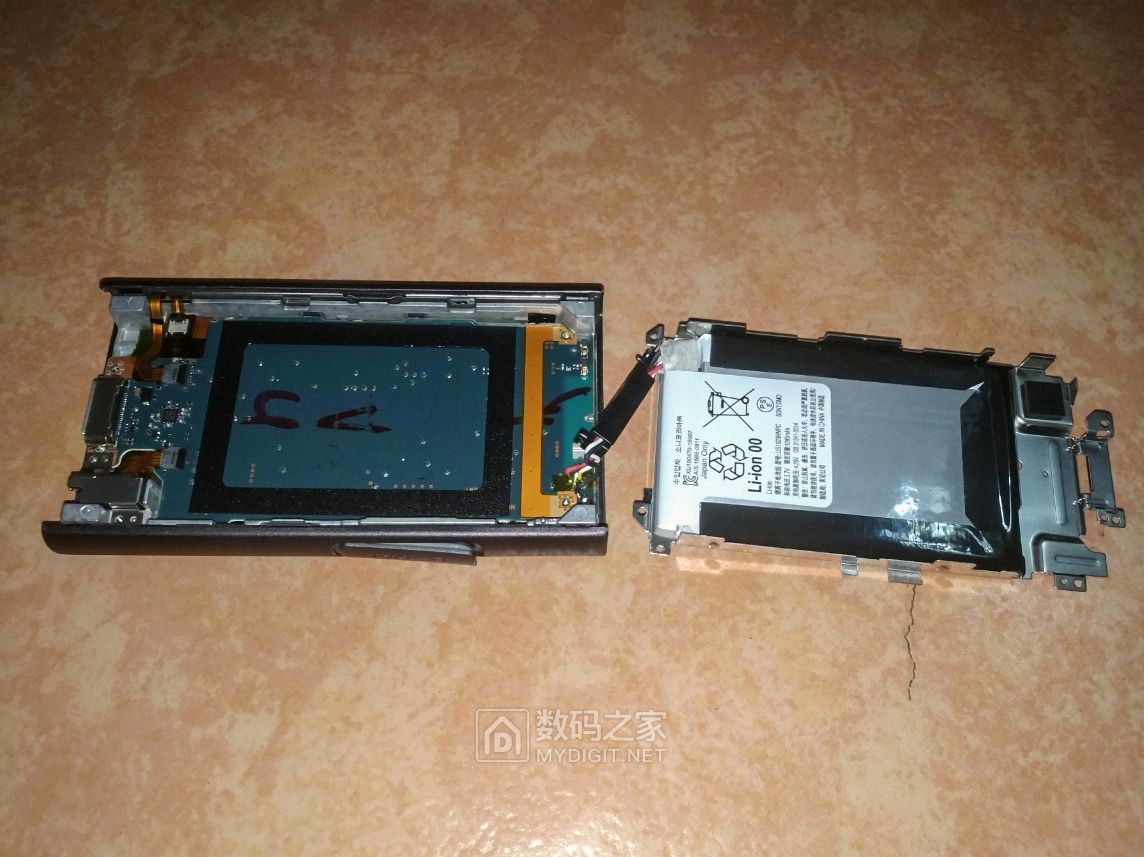 售价1000元的索尼NW-A45无损音乐*放播**器拆解!对比NW-A35主板图