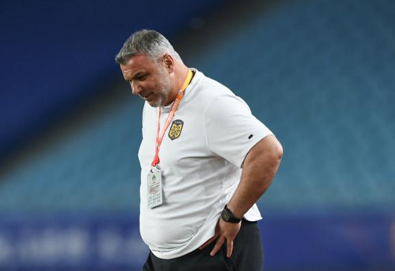 一场激情逆转的背后……奥帅更衣室嘶哑感谢老大哥力捧张凌峰