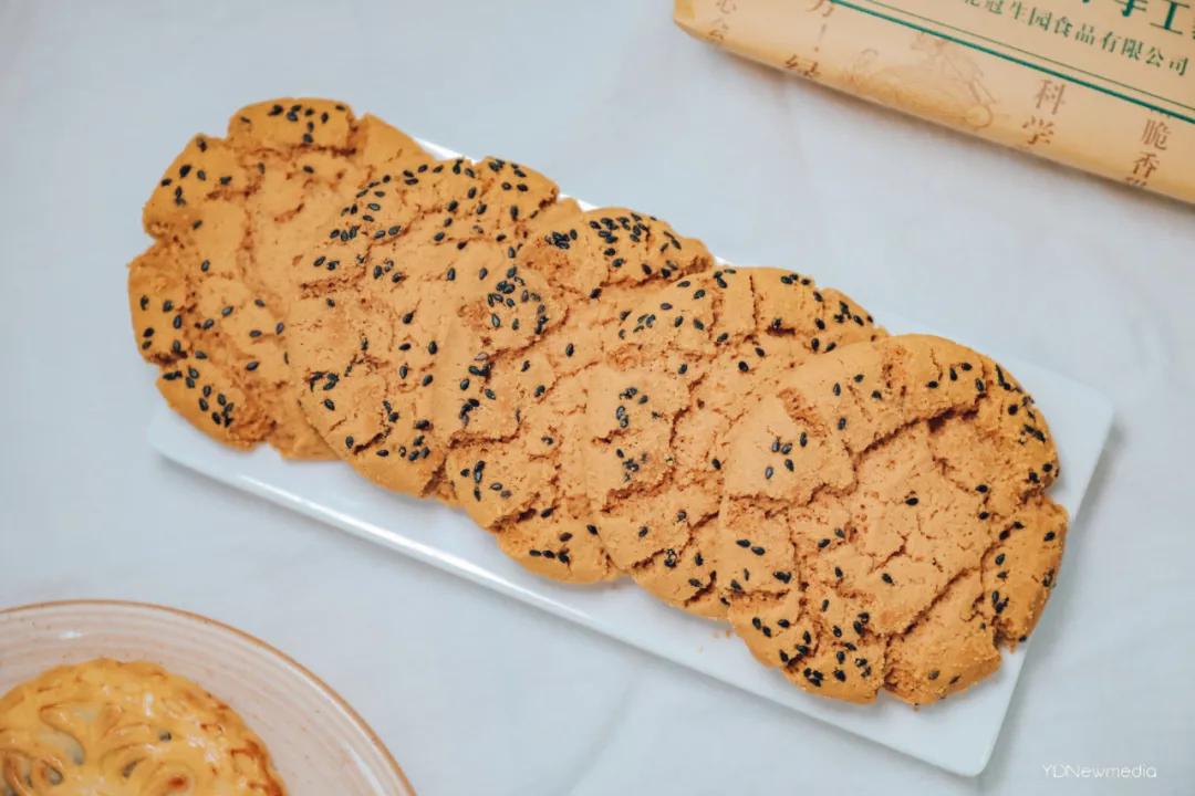 武汉老味道美食甜甜的很好吃,武汉街头小吃的老味道