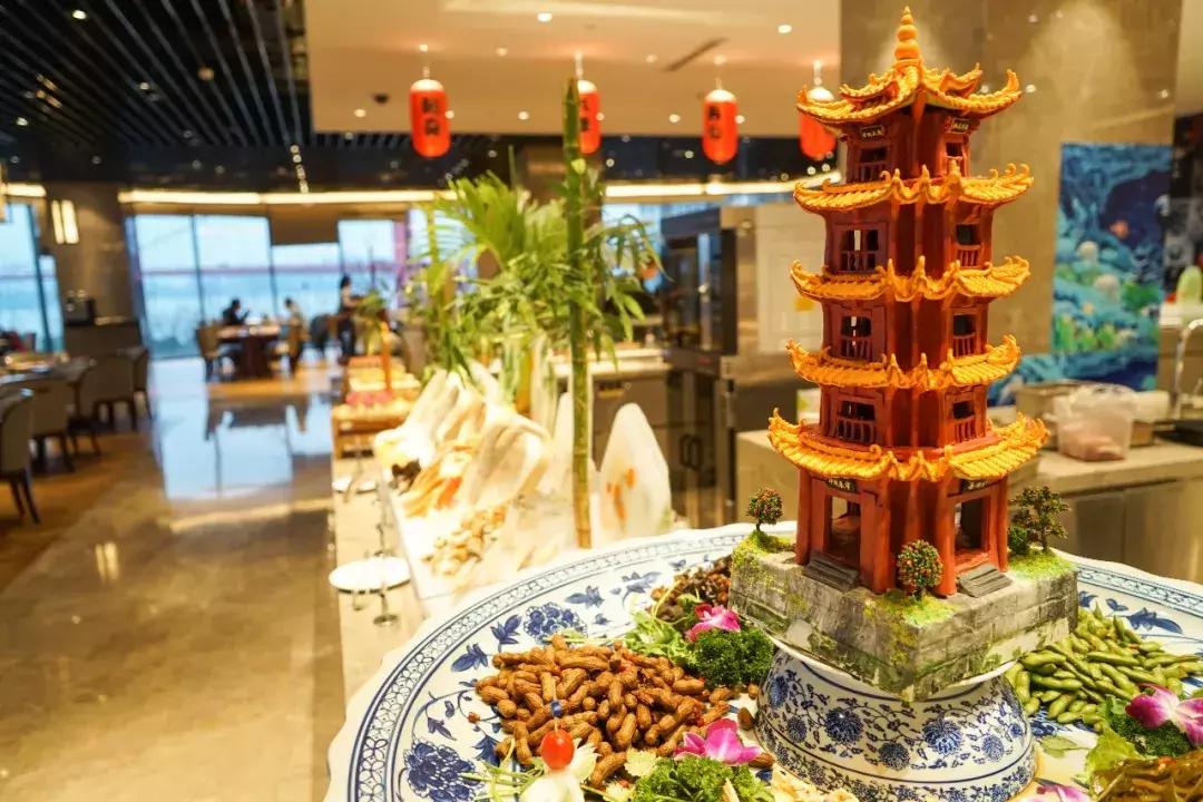 「思远说酒店」汉*江阳**滩繁华地——世茂希尔顿