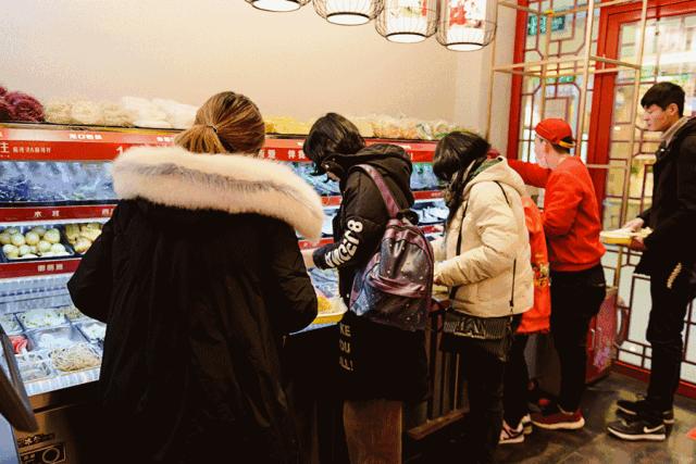 徐州四小美女代言的“干拌麻辣烫”，现请全城小主们来品鉴！