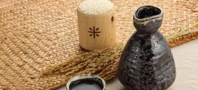 这几款“粮食酒”给真正懂酒的人,入口醇香好喝不贵,待客倍有面