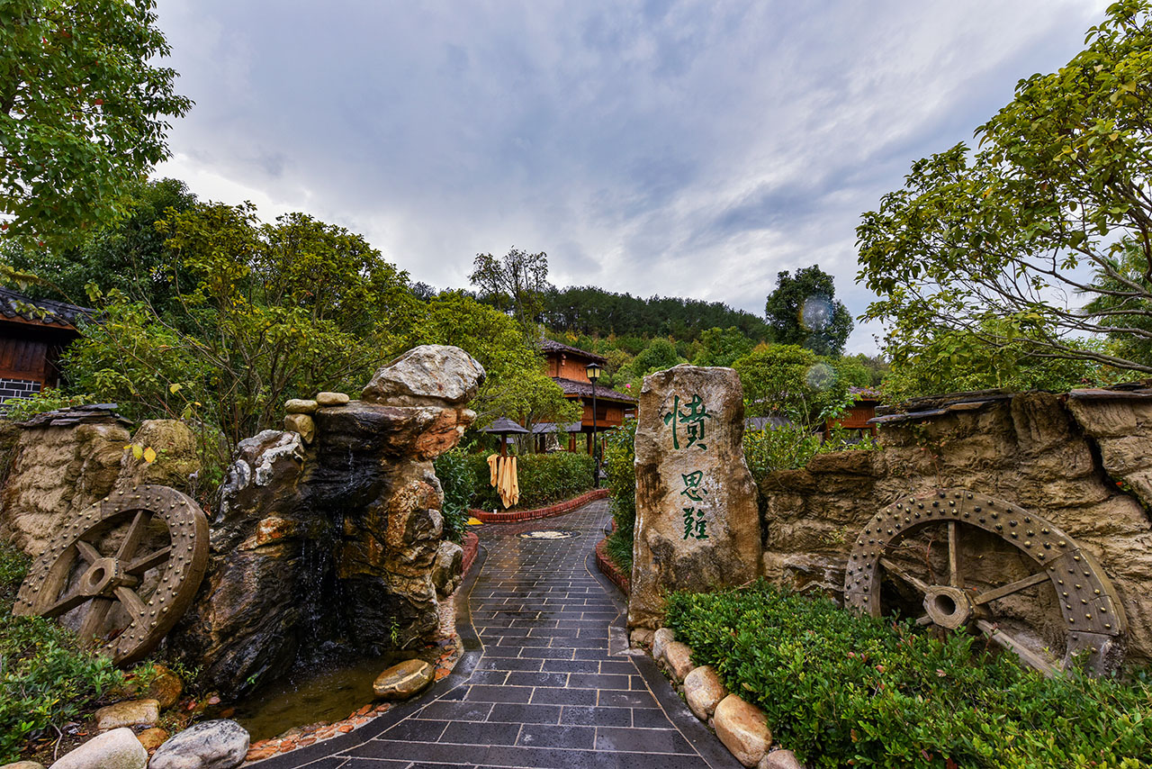 罗田三里畈温泉价格家庭套票,离武汉最近泡温泉的地方