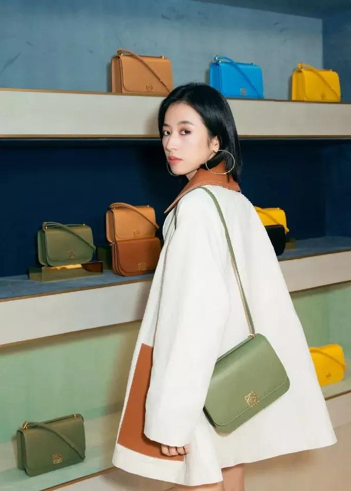 在北京偶遇杨幂,偶遇杨幂三里屯被搭讪