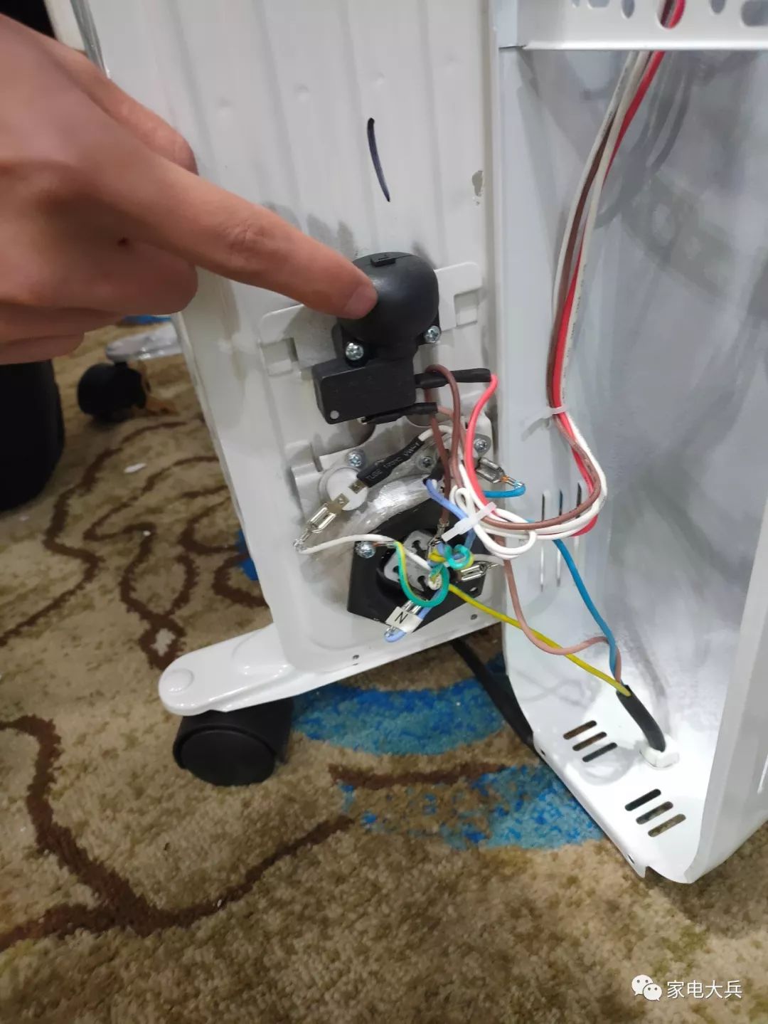 先锋和格力油汀取暖器哪个好,美的和先锋油汀取暖器哪个好