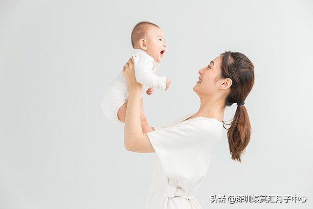 舌苔白厚有齿痕是什么原因及治疗,宝宝舌苔白又厚是怎么回事