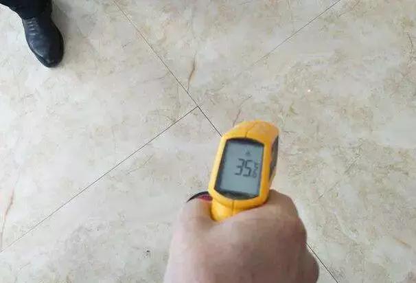 负离子瓷砖和岩板砖哪个好,负离子功能砖