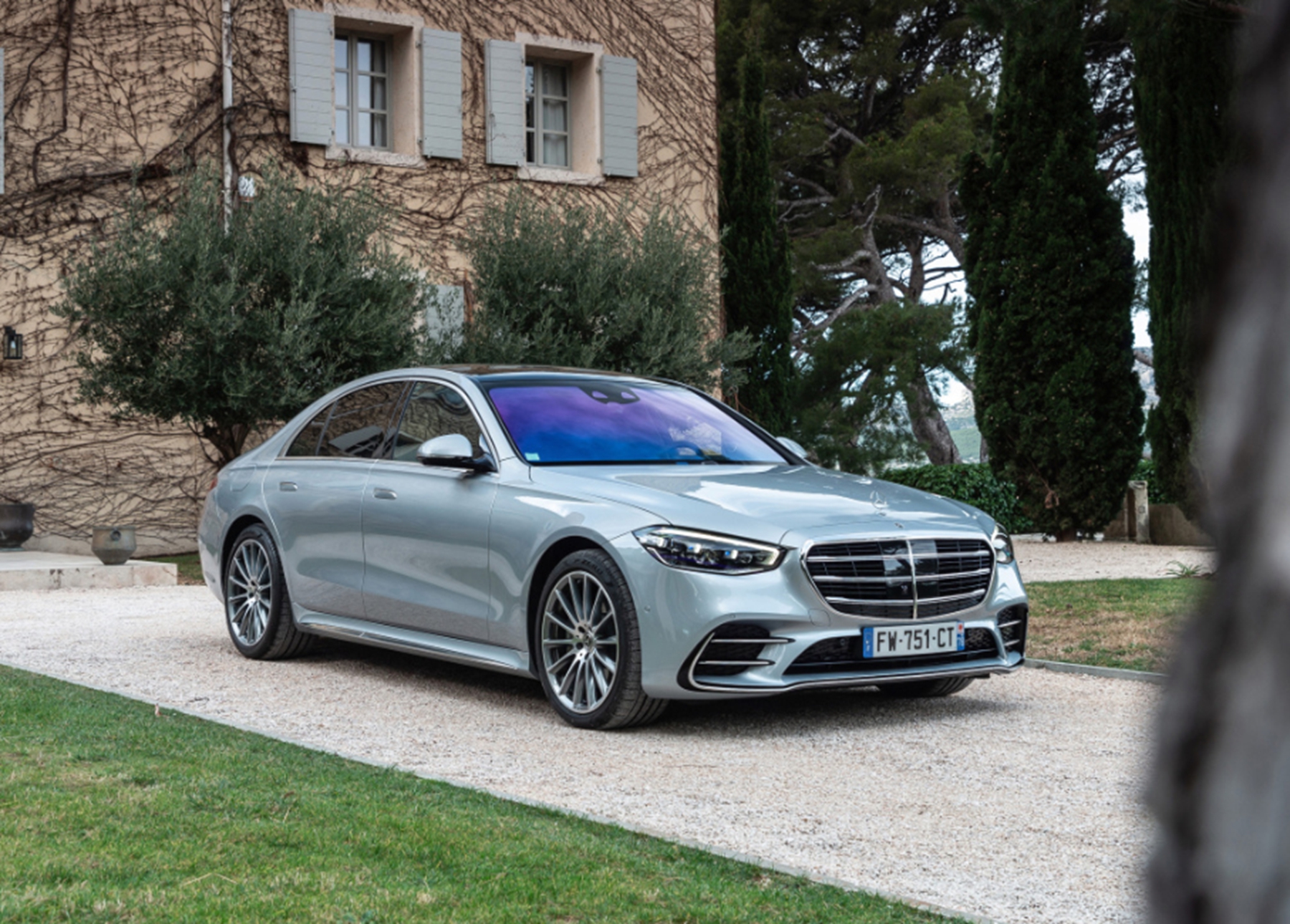 男子租奔驰车押金难退还,男子租奔驰要求赔偿