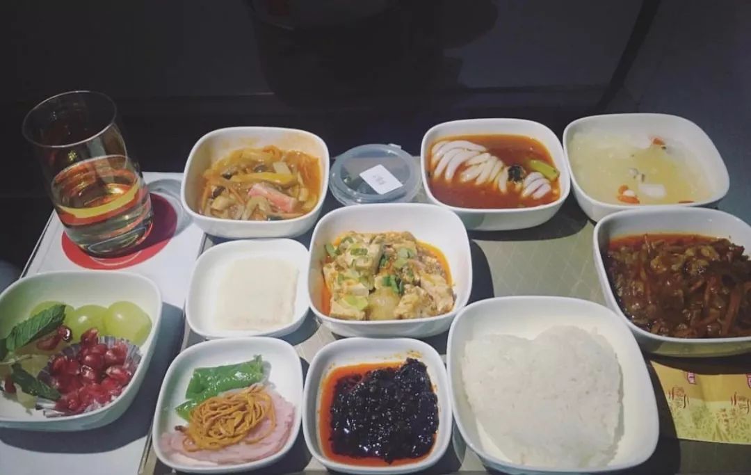 川航飞机餐真的那么好吗,川航飞机餐最火的视频