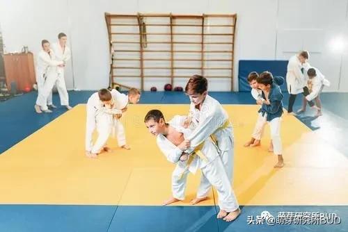 什么兴趣班适合大龄孩子学,什么年龄报兴趣班