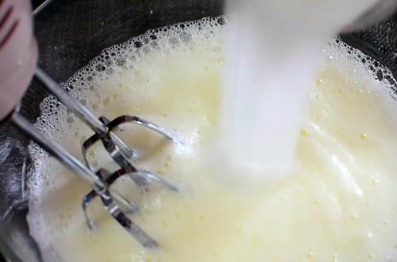 不用蛋糕粉怎样用电饭锅做蛋糕,在家就能做蛋糕不用烤箱的方法