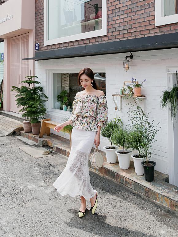 春熙香卉碎花芳菲朵彩抹肩衫