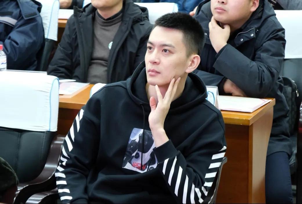 杨鸣郭士强评价杨鸣视频,郭士强离开辽篮和杨鸣有关系吗