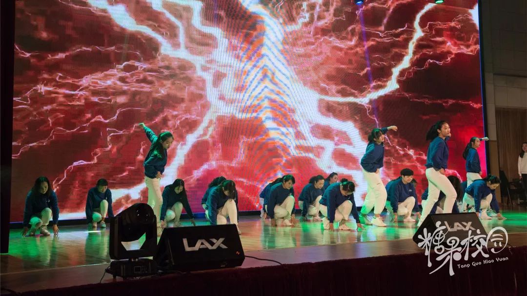 缘聚求实谱写历史篇章展望未来开启迢迢征程昆十中白塔新年盛会