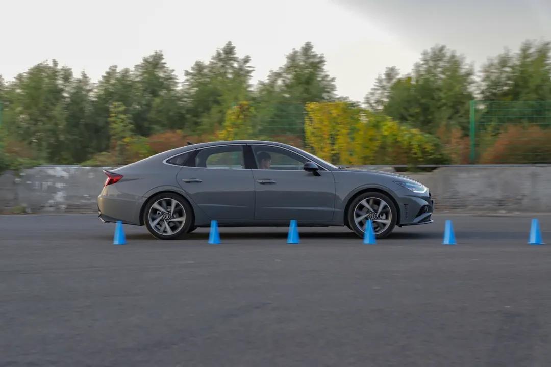 全新索纳塔加速成绩,2019款索纳塔九代2.0lgls试驾