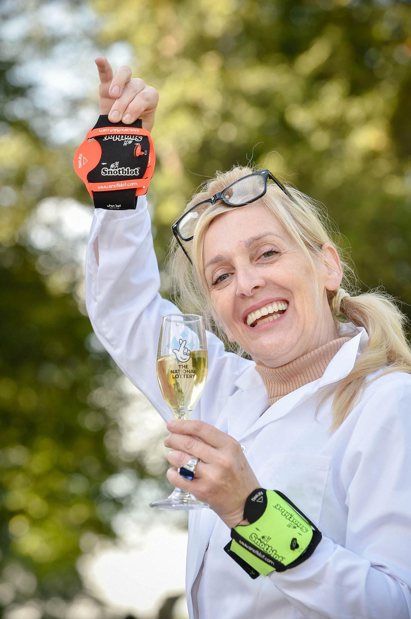 中了巨额大奖怎么花？他们比创意：有人成养猪户买二手衣服；有人半夜去超市买一包狗饼干；还有人搞发明创造