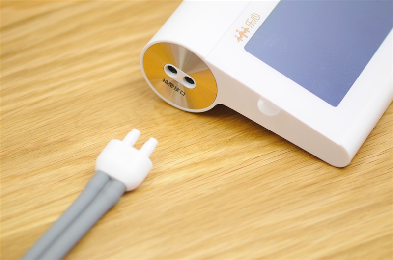 乐心血压计i7怎么激活app,乐心双管血压计i7蓝牙版怎样用