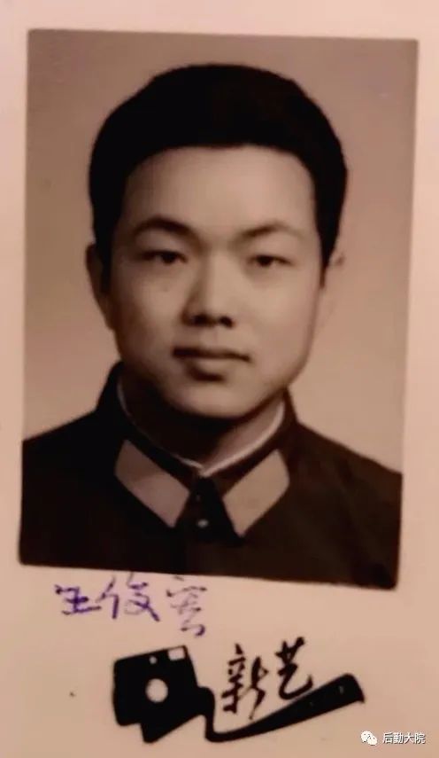 鐕曞北鑴氫笅鍐涙牎鍥剧墖,鐕曞北灏戝勾鍐涙牎