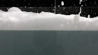 上厕所被水花溅到怎么处理,小便时被马桶水溅到了怎么处理