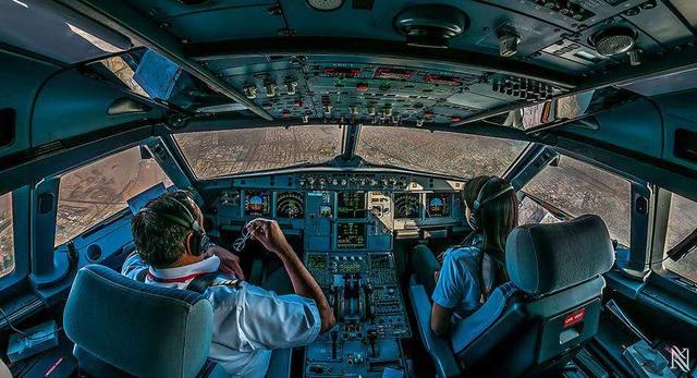 建国劫机第一案惊心动魄“子爵号”机组当场击杀歹徒（二）