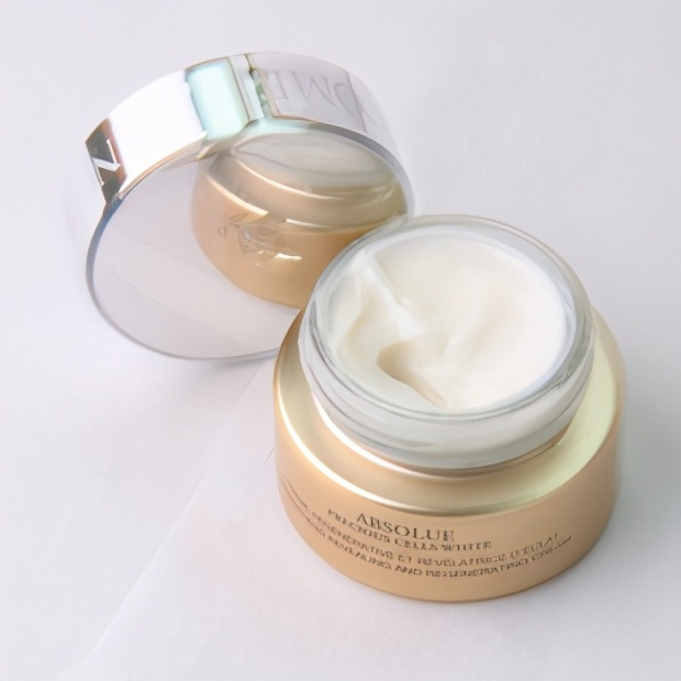 适合中老年人用的平价护肤品,适合中老年女性的护肤品牌