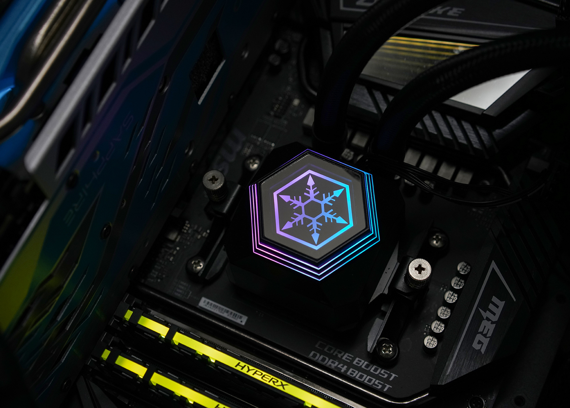 银欣360水冷散热器,压制12代处理器的水冷