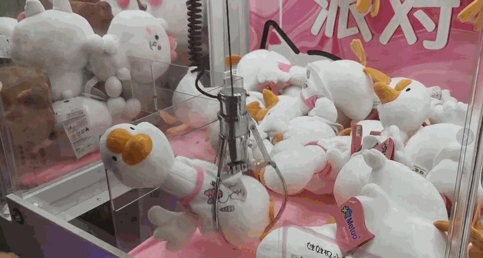 抓娃娃的几个小技巧保证抓得住,靠谱的抓娃娃小技巧