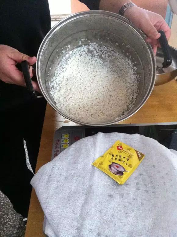 梅州客家娘酒煮鸡的做法,正宗广东梅州客家娘酒现做现卖