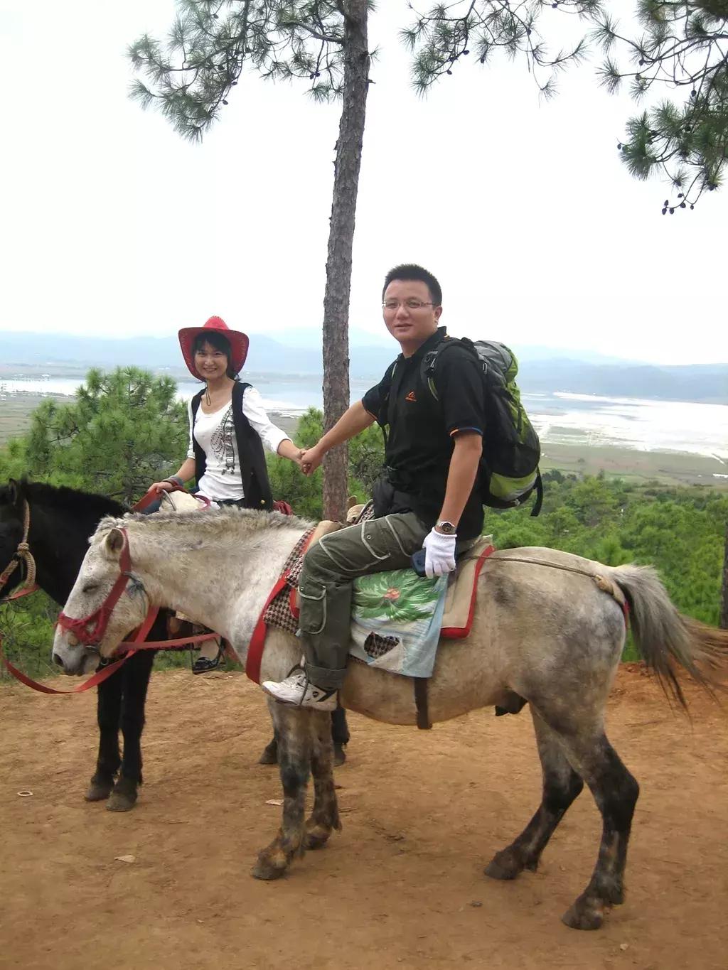 他们就像世界的两极,却爱得惊天动地,坚如磐石……