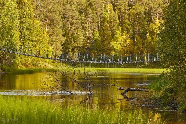圣诞老人的故乡，芬兰500马克钞票上面缔造北欧民族史诗的大咖