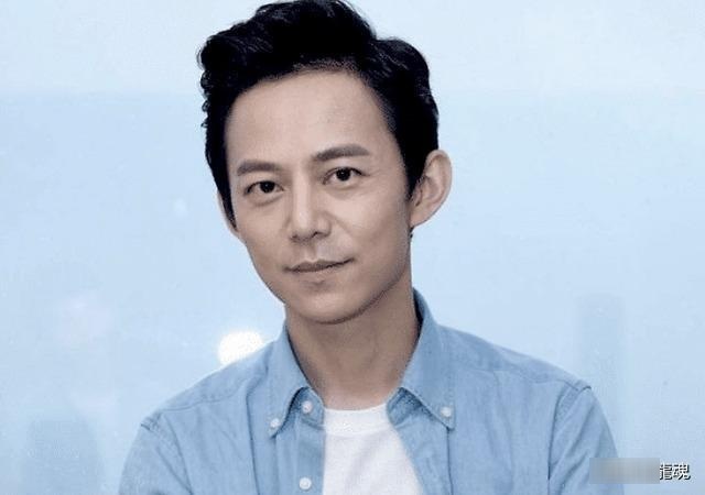 何炅第一次公开女朋友是谁,何炅自曝爱情故事