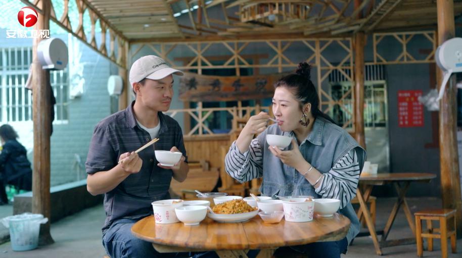 《民宿里的中国》重回万峰林，慕名而来尝鲜人间至味！