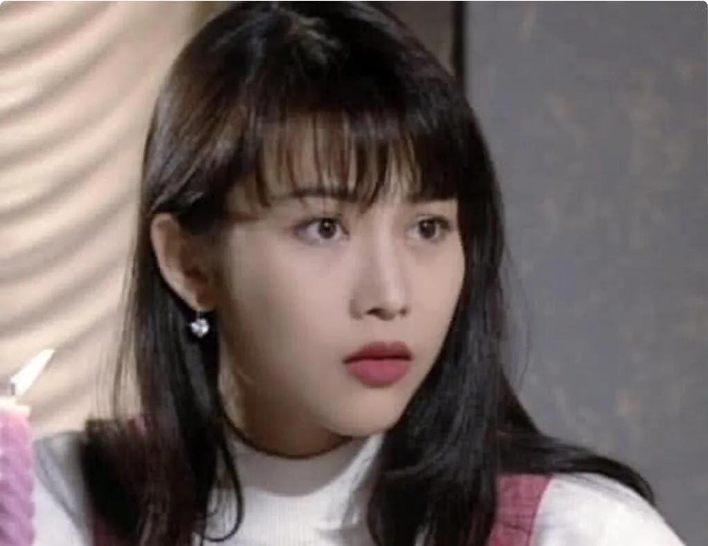 蔡少芬复古穿衣搭配,蔡少芬格子衬衫穿搭