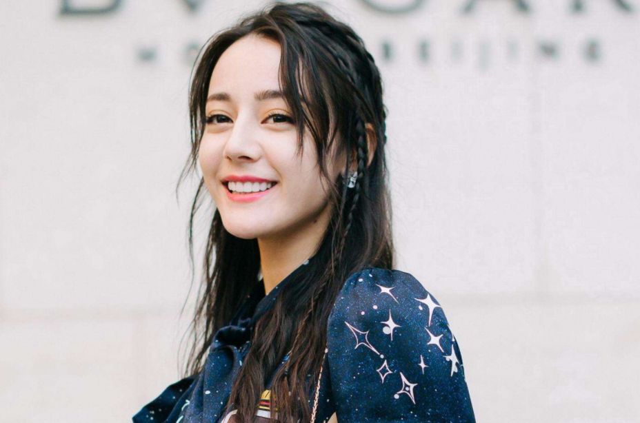 除了《创造营2019》，迪丽热巴还有一部新综艺来袭，搭档是张艺兴