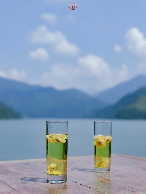 桐庐夜游富春山居景区,桐庐富春江夜游和白天游