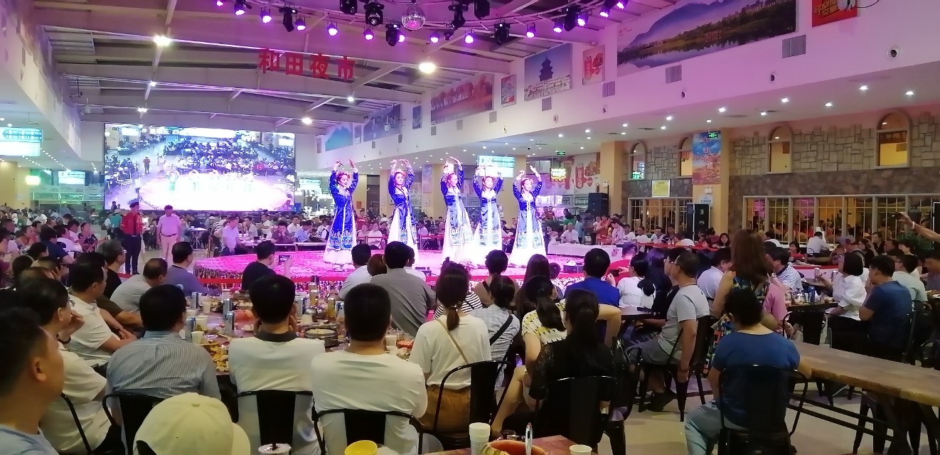 和田“夜生活”，“我的虾享餐厅”食美店雅，俊男靓女慕名而来