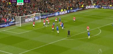 曼联门将德赫亚对比亨德森,曼联7分钟追3球德赫亚神扑