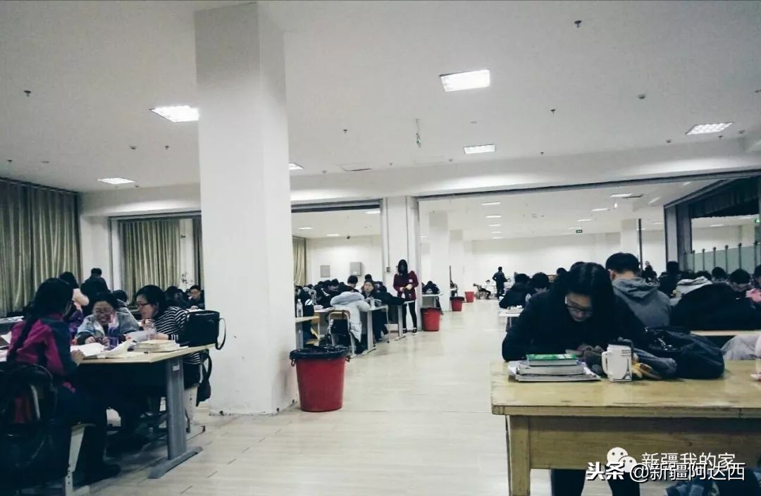 伊犁师范大学匆匆那年,终于等到你萨克斯演奏